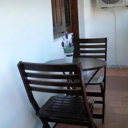 Daire Megaro Palace *